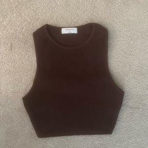 Babaton
Sculpt Knit Racer Cropped Tank